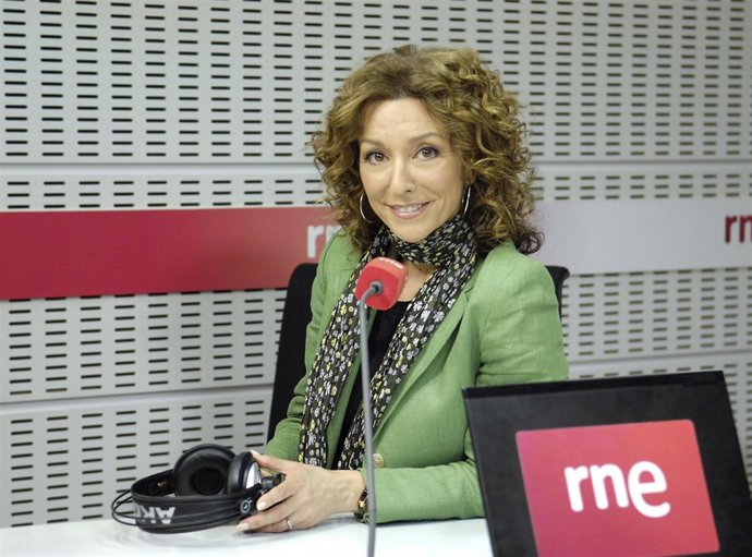 Yolanda Flores, Periodista RNE