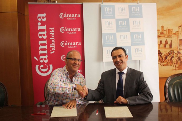 Firma entre la Cámara de Comerico y NH