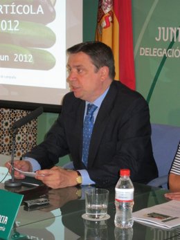 El consejero de Agricultura, Pesca y Medio Ambiente en Andalucía, Luis Planas
