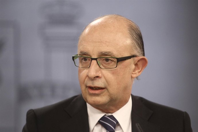 Cristóbal Montoro tras el consejo de Ministros