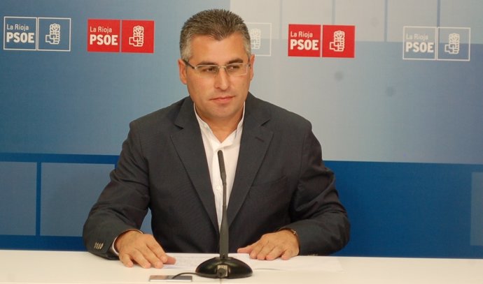 José Ángel Lacalzada en una rueda de prensa 