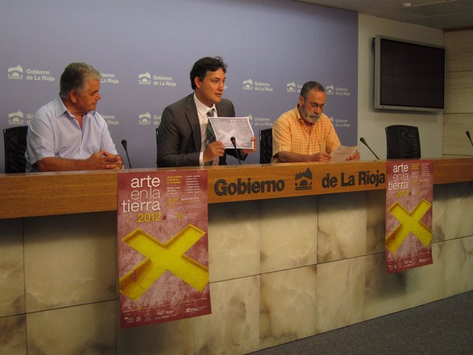 Pérez Pastor, Reyes y Fernández, en la presentación