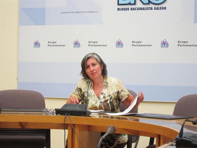 ANA LUISA BOUZA EN RUEDA DE PRENSA