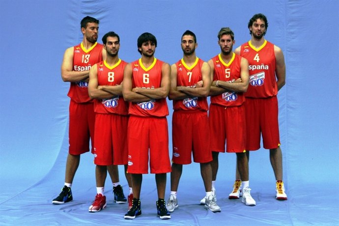 Pau Y Marc Gasol, Rudy, Navarro, Calderón Y Ricky