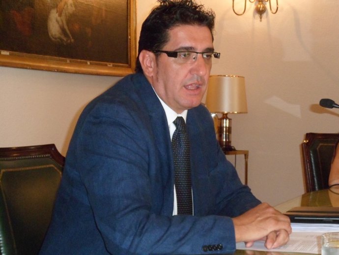 Saturnino López