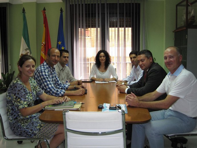 Reunión para una nueva fábrica de reciclado de plásticos 