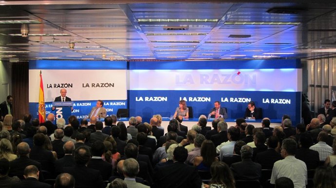 Luis De Guindos En Un Acto De 'La Razón'