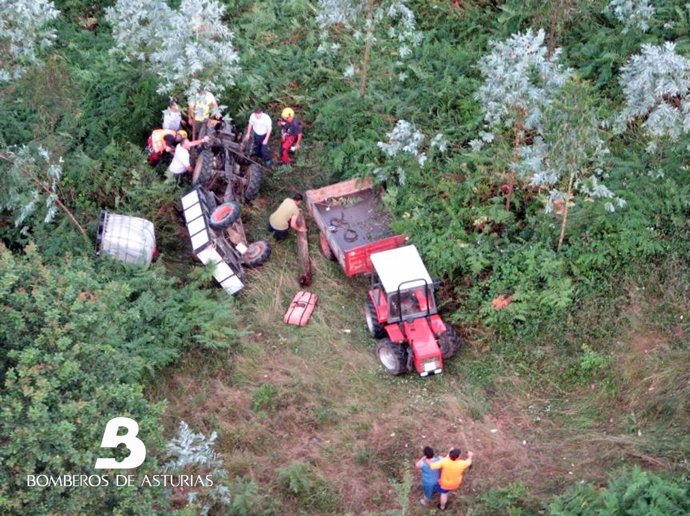 Tractor Accidentado En Ladines (Oviedo)