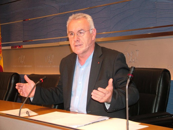 Cayo Lara, En Rueda De Prensa En El Congreso