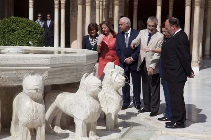 Griñán en la repartura del Patio de los Leones