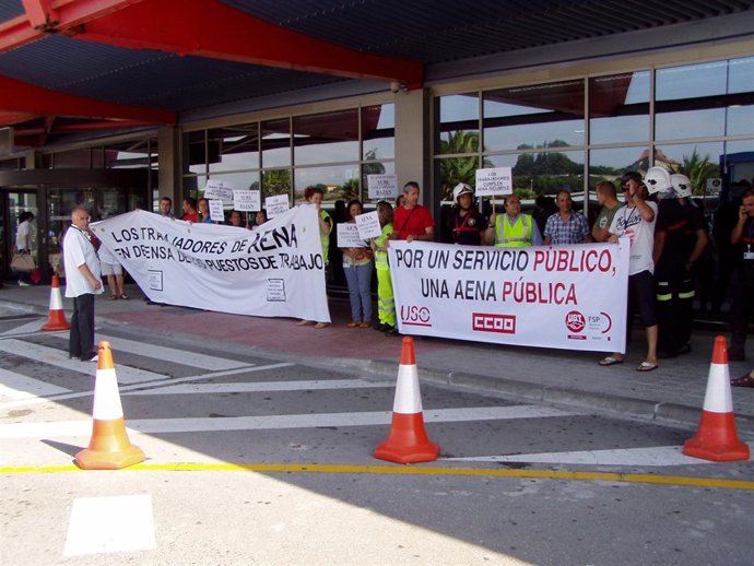 Trabajadores de Parayas protestan por recortes     