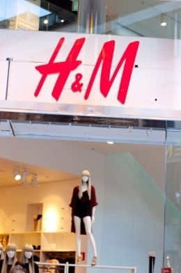 Tienda De Hennes & Mauritz (H&M)