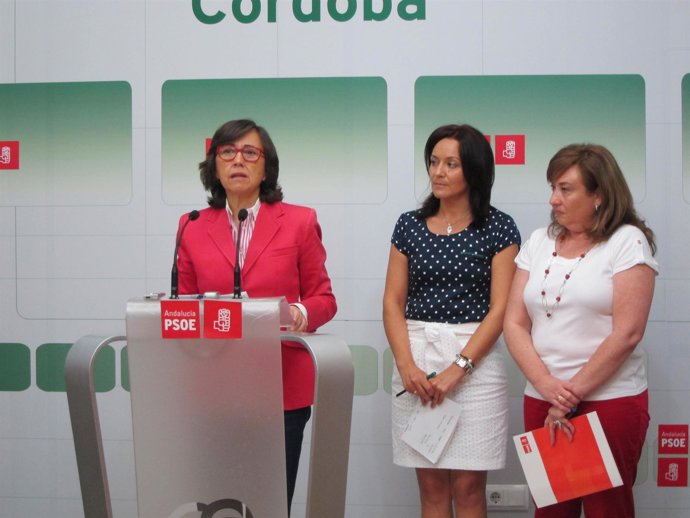 Rosa Aguilar, Rafaela Crespín Y Soledad Pérez Durante La Rueda De Prensa