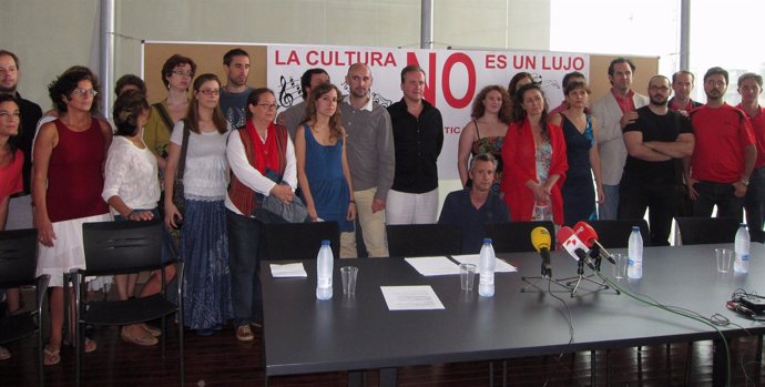 Algunos de los trabajadores de la Fundación Arcyl