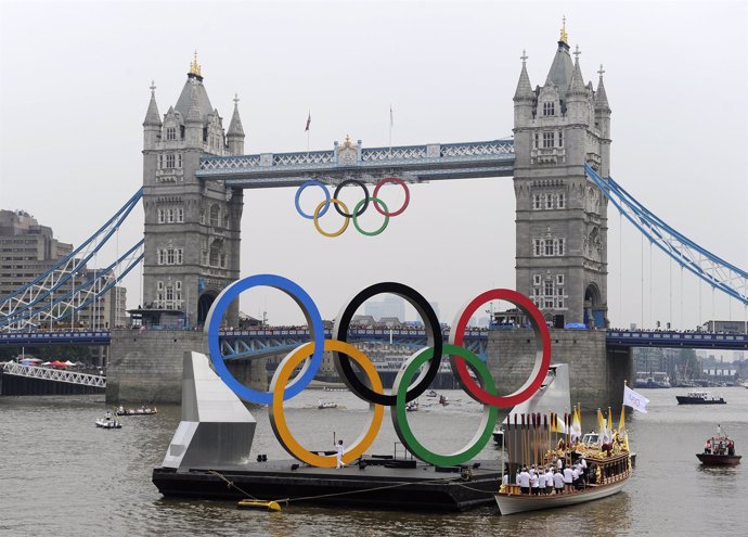 La antorcha olímpica acaba su recorrido en los Juegos de Londres