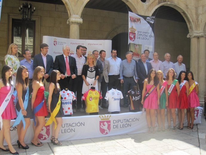 Carrasco en la presentación de la XXII Vuelta Ciclista a León.