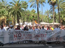 Manifestantes durante la protesta en ka Rambla del Raval
