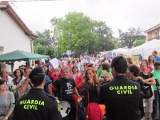 Empleados públicos de Torrelavega protestan el Día de las Instituciones 