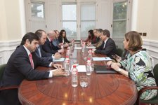 Industria se reúne con sector automóvil