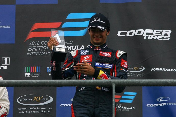 Carlos Sainz Jr en el podio de Spa