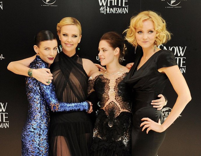 Charlize Theron, Kristen Stewart y Liberty Ross