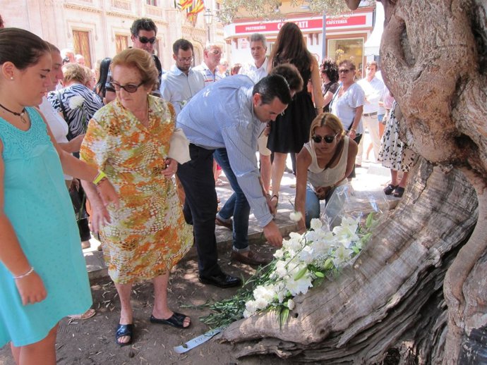 Homenaje a víctimas de atentados