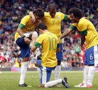 Fútbol/Londres.- (Crónica) Neymar coloca a Brasil en los cuartos de final