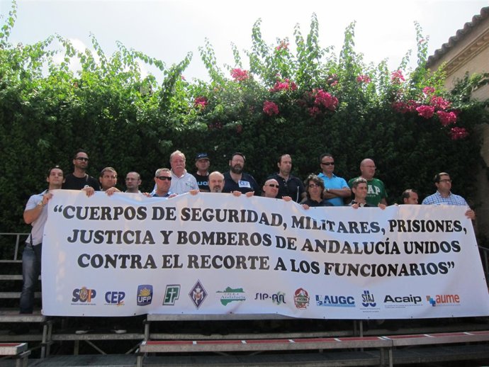 Pancarta que llevarán este lunes las plataforma fuerzas de seguridad
