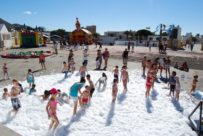 Niños participantes de las actividades de Ludojoven en La Oliva