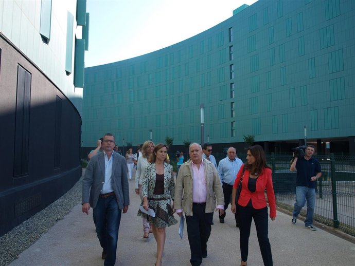 Gamarra visita viviendas 'Toyo Ito'