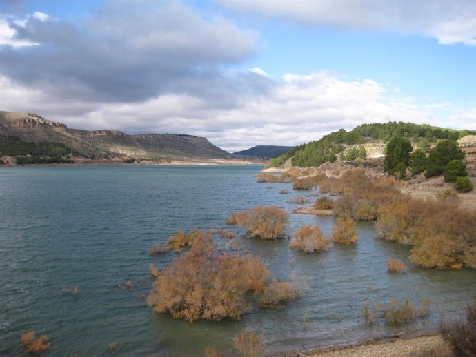 Pantano De La Cuenca Del Ebro