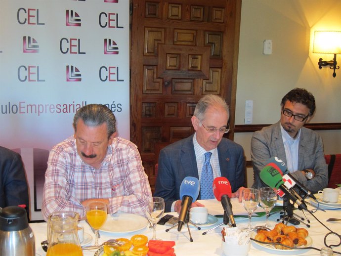 El presidente del CEL, Emilio de la Puente, durante el desayuno informativo 