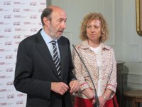 Rubalcaba pide al Gobierno que "se olvide del 'ordeno y mando'" y coordine con las autonomías los ajustes