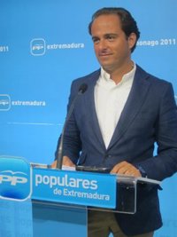 Parejo lamenta que Vara sea "tan generoso" con el "nacionalismo catalán" y "no apoye" un modelo "igualitario"