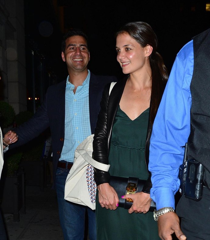  Katie Holmes Se Va De Cena Con Su Abogado.