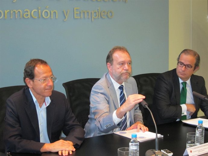 Cámara, Sotoca y Llorente, en la rueda de prensa