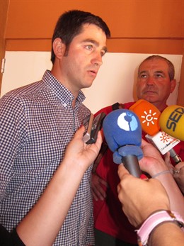 Los representantes de WWF, Felipe Fuentelsaz, y de Ecologistas, Juan Romero. 