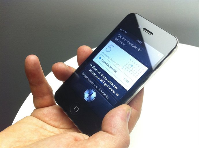 IPhone 4S con Siri 