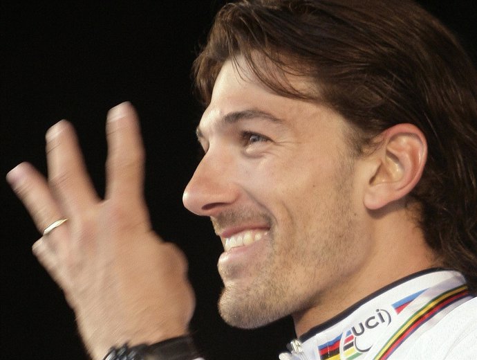 El Suizo Cancellara Celebra Sus Cuatro Oros En Contrarreloj