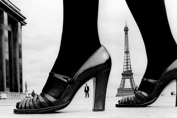 Zapato y Torre Eiffel, para Stern, 1974.
