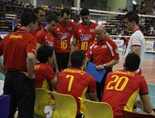 Fernando Muñoz Con Selección De Voleibol 