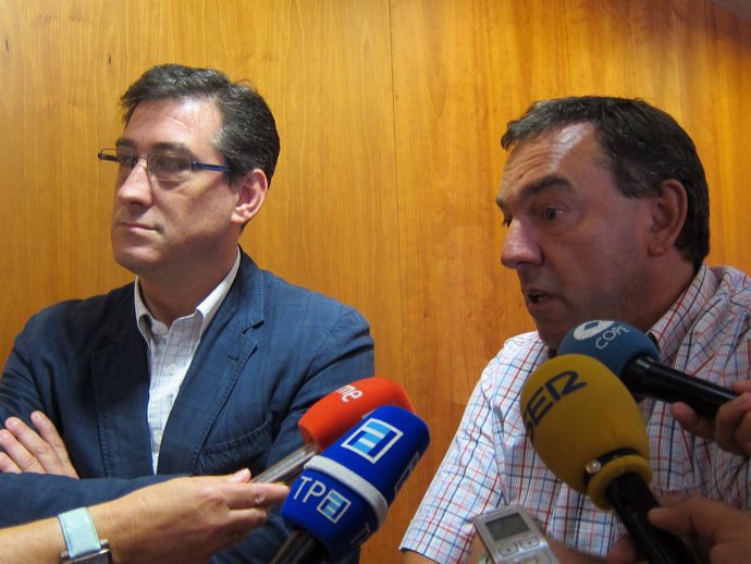 Nacho Prendes (UPYD) Y  Andrés Rojo (Federación Asturiana De Parroquias Rurales)