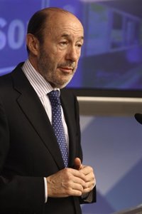 Rubalcaba reclama al Gobierno que "hable bien" de España ante la UE para que la imagen del país no se "resienta"