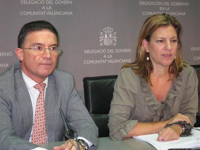 Castellano Y Sánchez De León En La Rueda De Prensa En Delegación