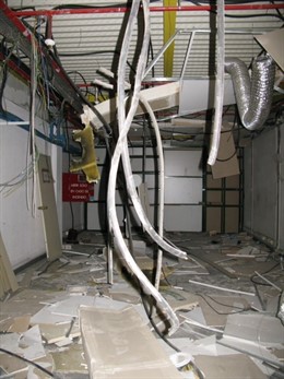 Destrozos en las nuevas instalaciones de Detea.