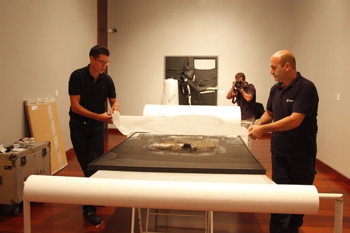 Trabajos de desmontaje de la exposición permanente del Mubag 