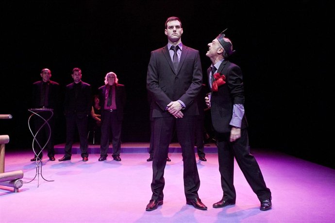 Espectáculo '8 Reinas'