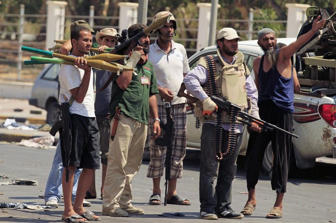 Milicianos Libios Merodean Por Las Calles De Trípoli