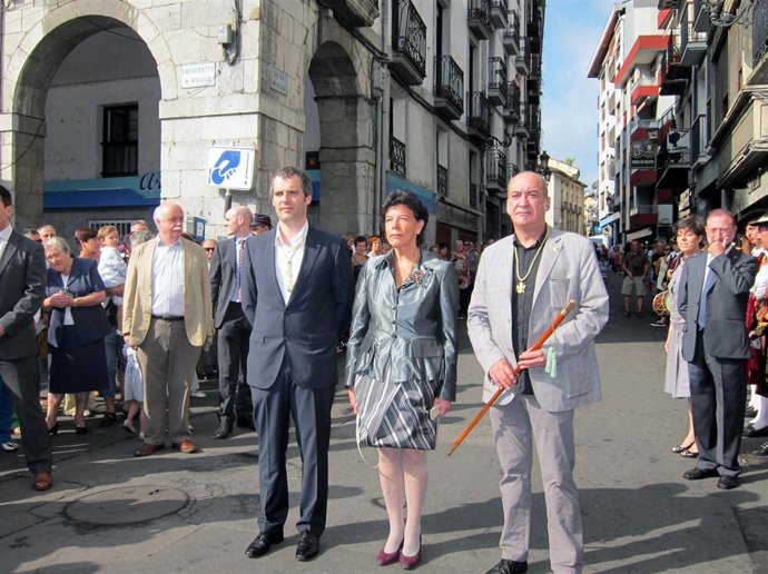Eneko Etxeberria, isabel Celaá y Martin Garitano