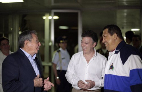 Raúl Castro, Hugo Chávez y Juan Manuel Santos en Cuba